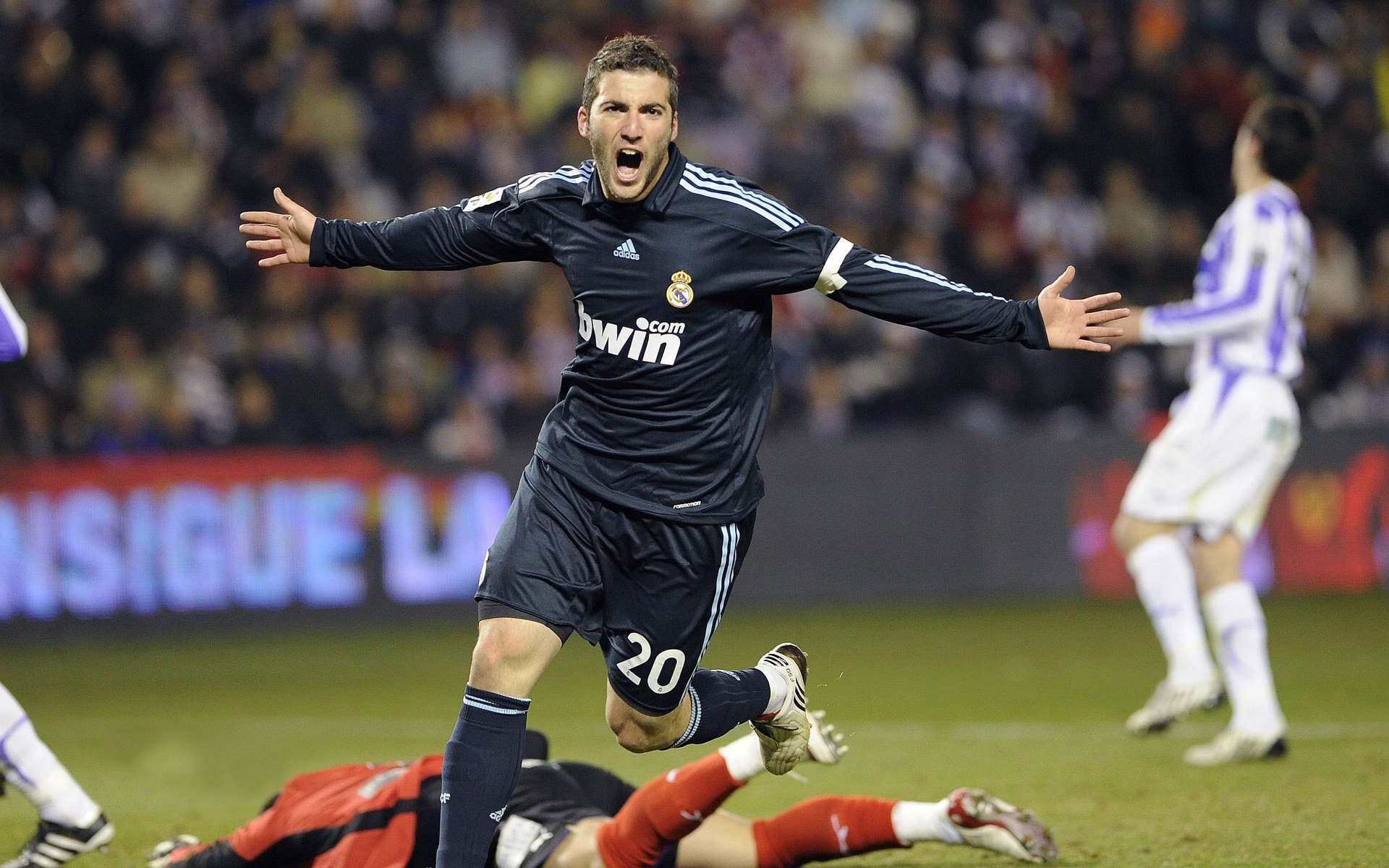 开云app安全认证-伯恩利定位球效率高，克拉文公园攻守兼备，克恩-里伯斯